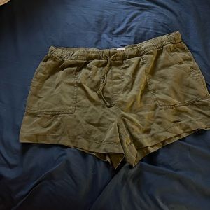 Women gap xl shorts green olive drawstring
